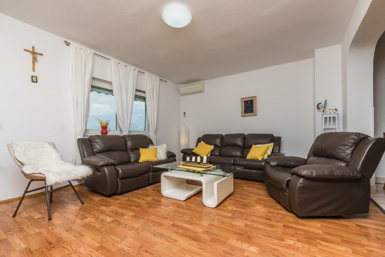 Apartment Matosic Crikvenica Buitenkant foto