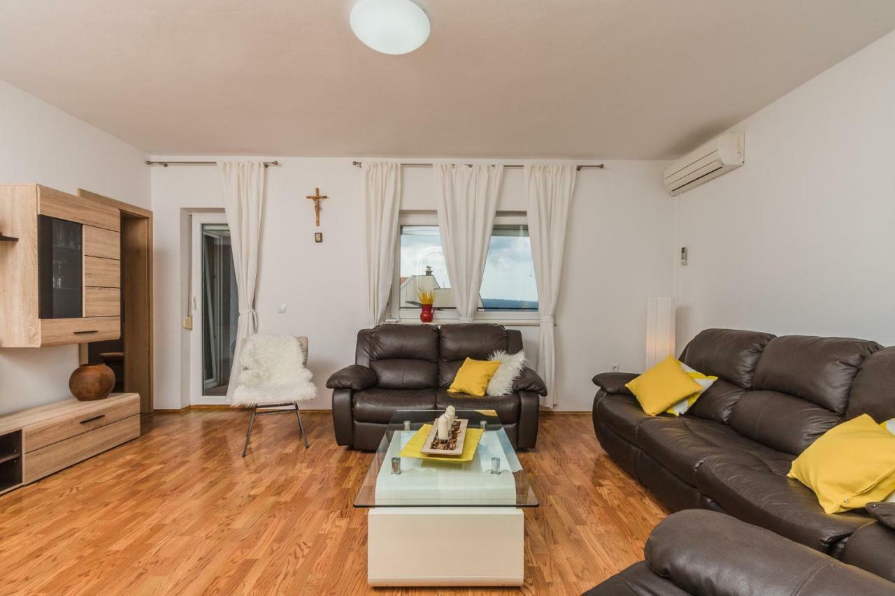 Apartment Matosic Crikvenica Buitenkant foto